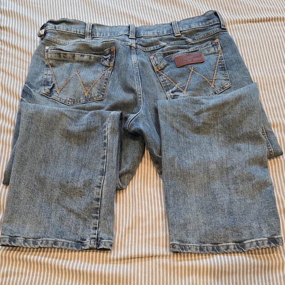 Wrangler Retro 36x32 Relaxed Boot Jeans - Picture 7 of 7